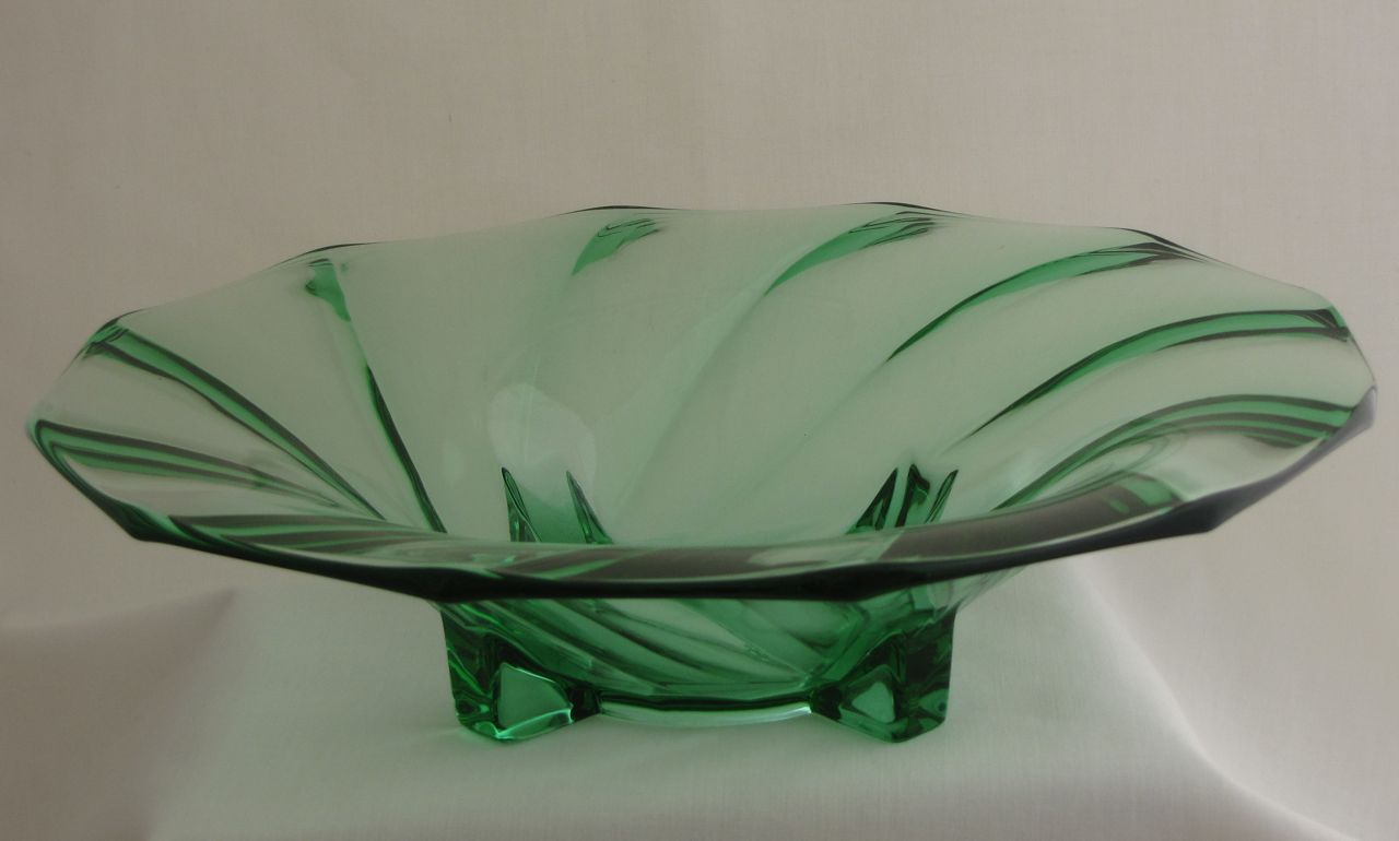 #1252 Twist bowl floral, 12 in rd, Moongleam, 1928-1935